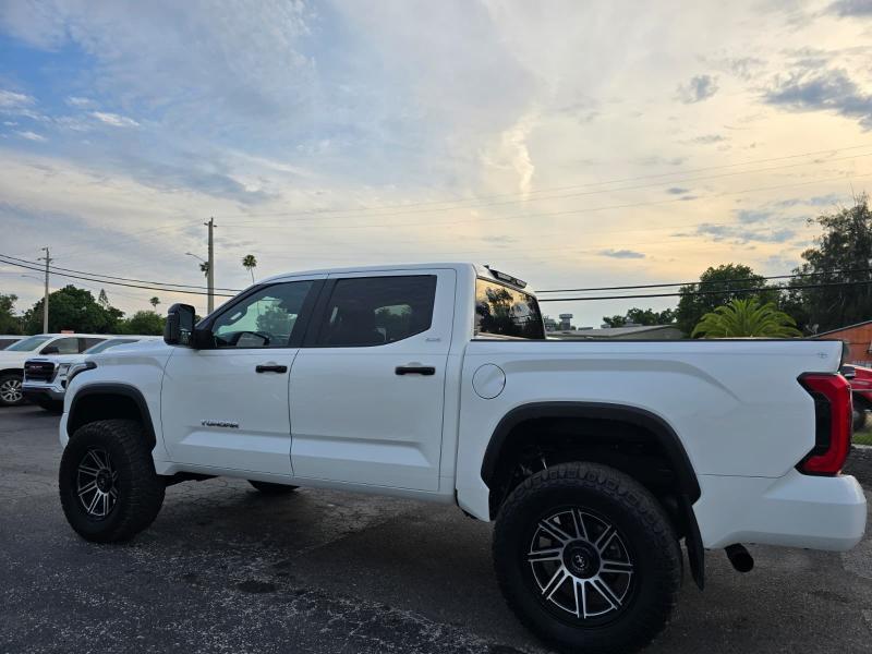 Toyota Tundra SR5 CrewMax 2WD 2025