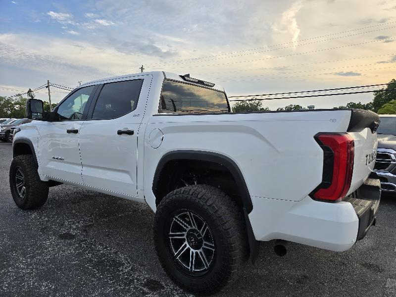 Toyota Tundra SR5 CrewMax 2WD 2025
