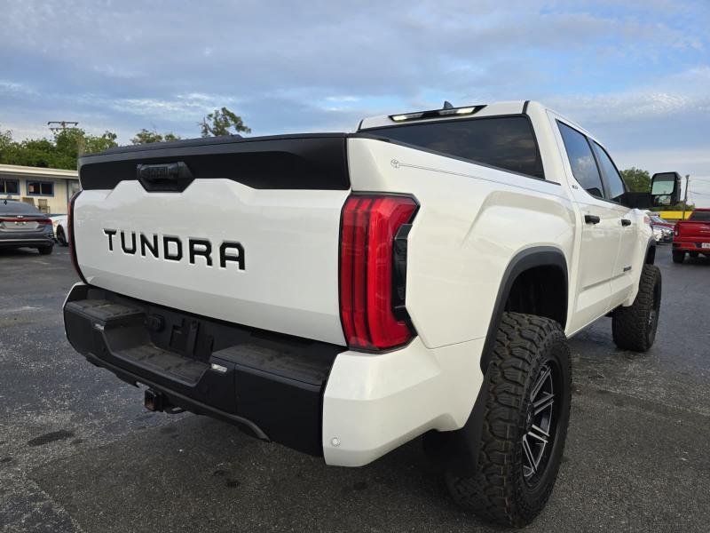 Toyota Tundra SR5 CrewMax 2WD 2025