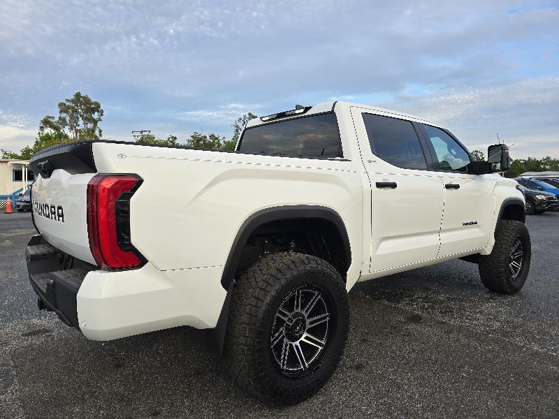Toyota Tundra SR5 CrewMax 2WD 2025