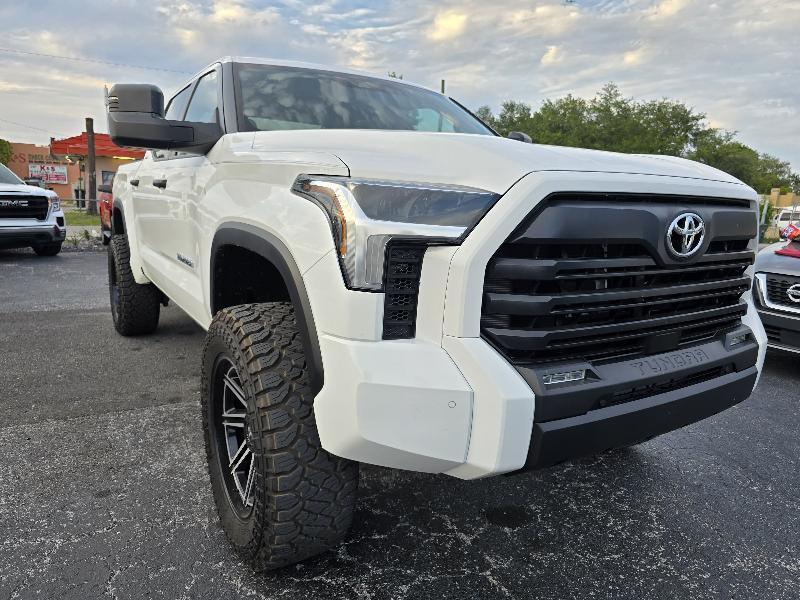 Toyota Tundra SR5 CrewMax 2WD 2025