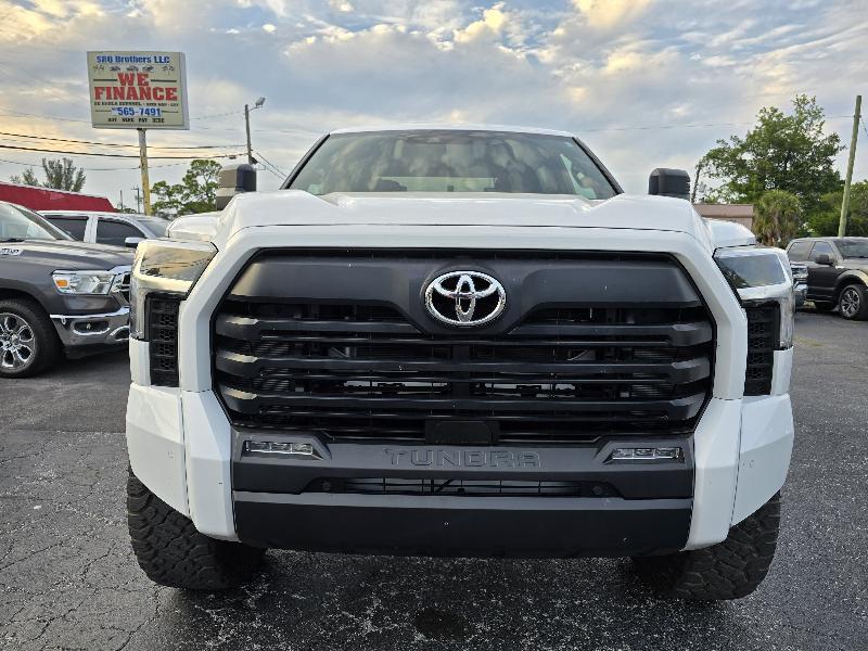 Toyota Tundra SR5 CrewMax 2WD 2025