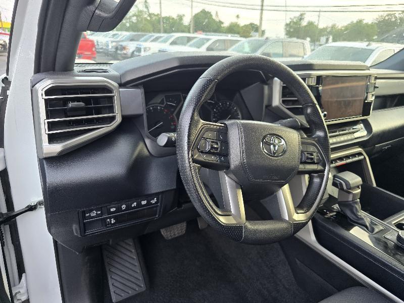 Toyota Tundra SR5 CrewMax 2WD 2025