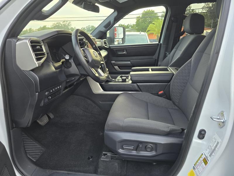 Toyota Tundra SR5 CrewMax 2WD 2025