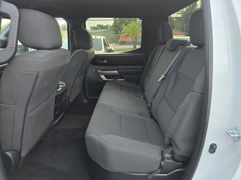 Toyota Tundra SR5 CrewMax 2WD 2025