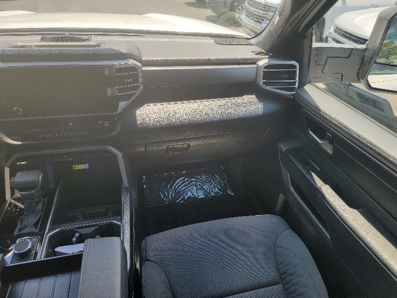 Toyota Tundra SR5 CrewMax 2WD 2025