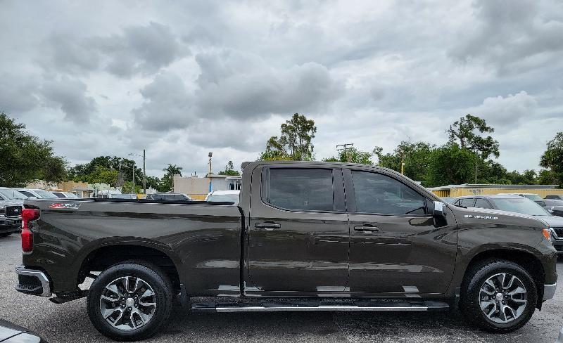 Chevrolet Silverado 1500 LT Crew Cab 2WD 2023