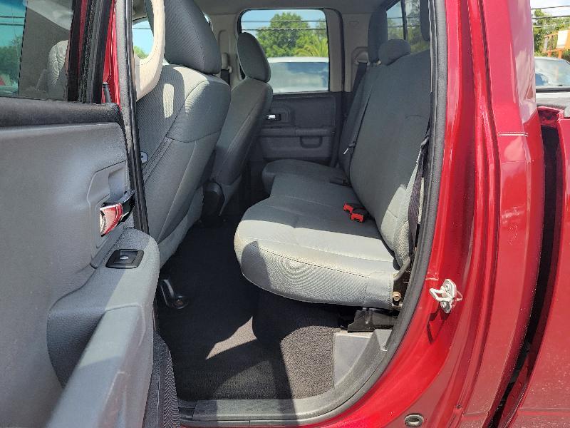 RAM 1500 SLT Quad Cab 2WD 2015