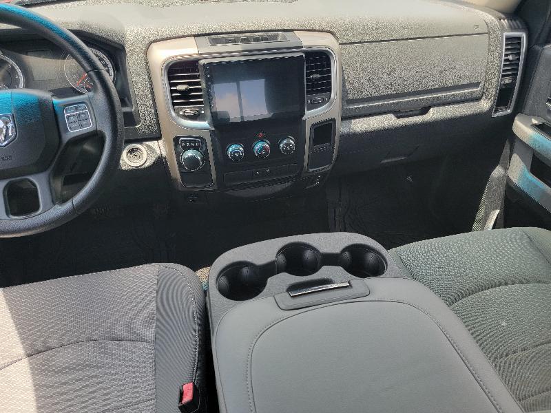 RAM 1500 SLT Quad Cab 2WD 2015
