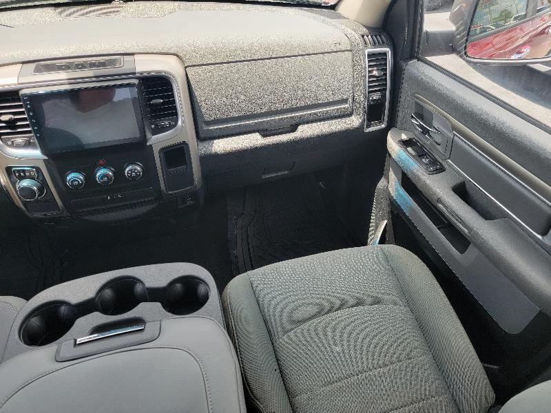 RAM 1500 SLT Quad Cab 2WD 2015