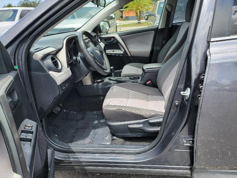 Toyota RAV4 LE FWD 2015