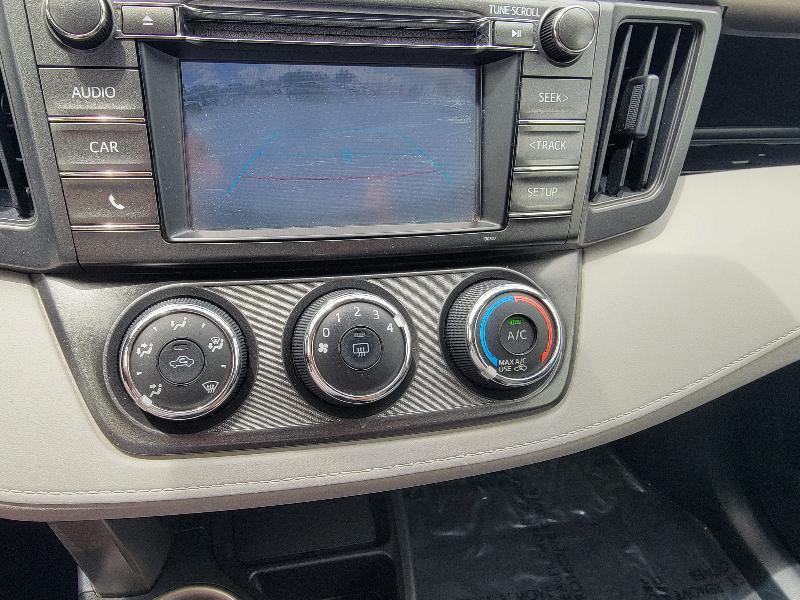 Toyota RAV4 LE FWD 2015