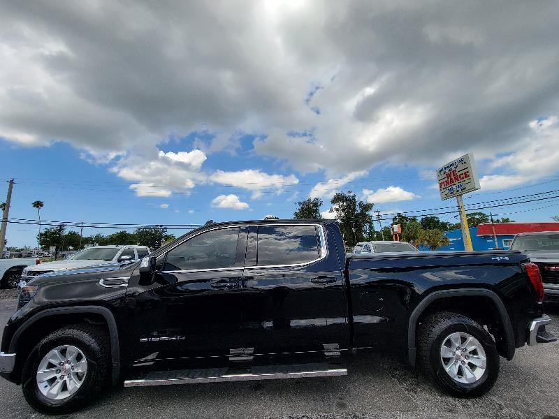 GMC Sierra 1500 SLE Crew Cab 4WD 2022