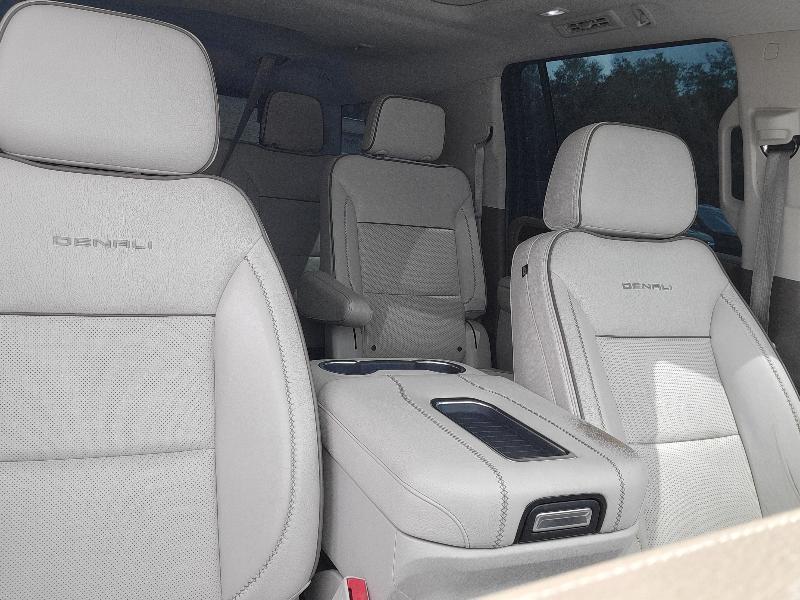 GMC Yukon XL Denali 2WD 2022