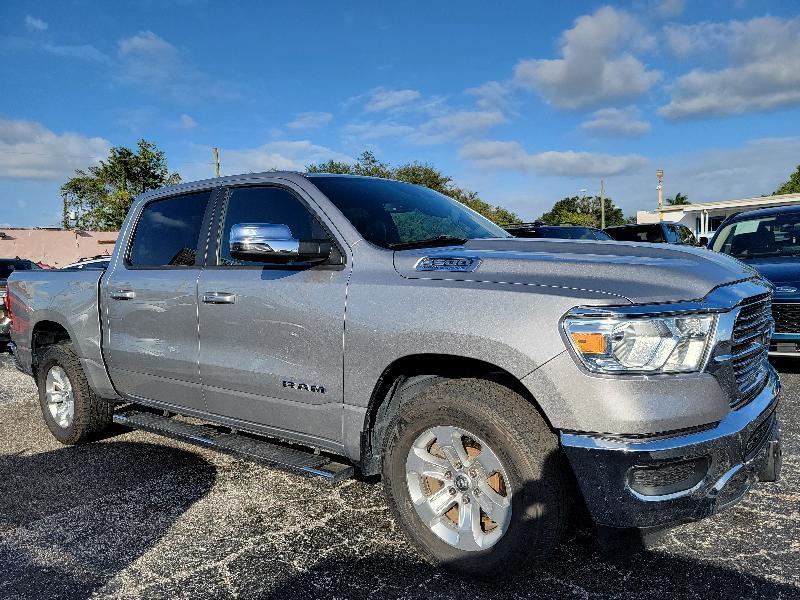 RAM 1500 Laramie Crew Cab SWB 2WD 2024
