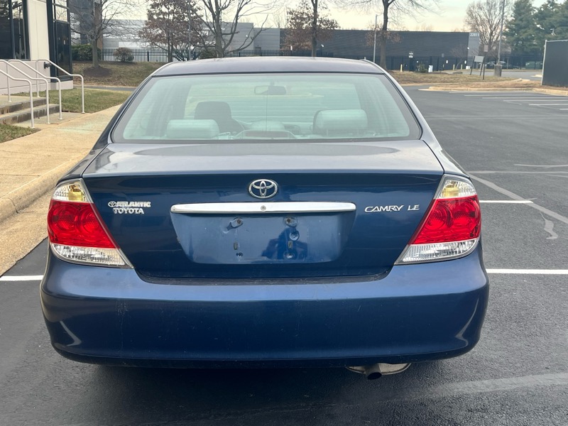 Toyota Camry LE 2005