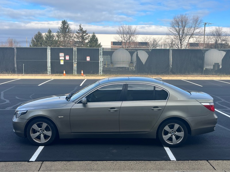 BMW 5-Series 525xi 2007