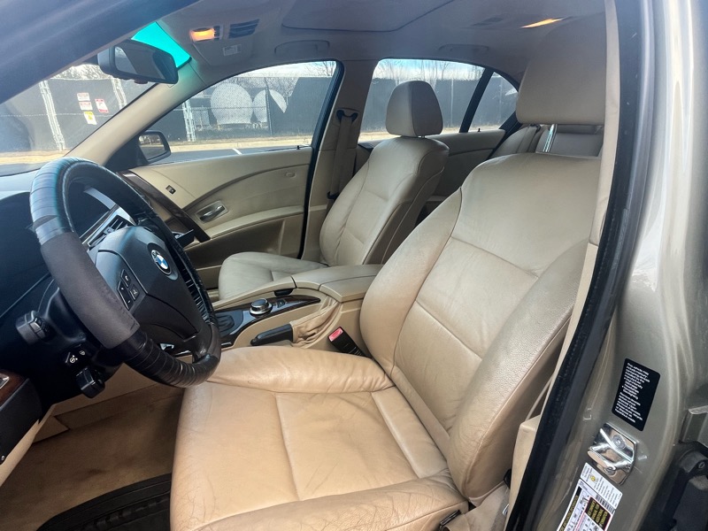 BMW 5-Series 525xi 2007