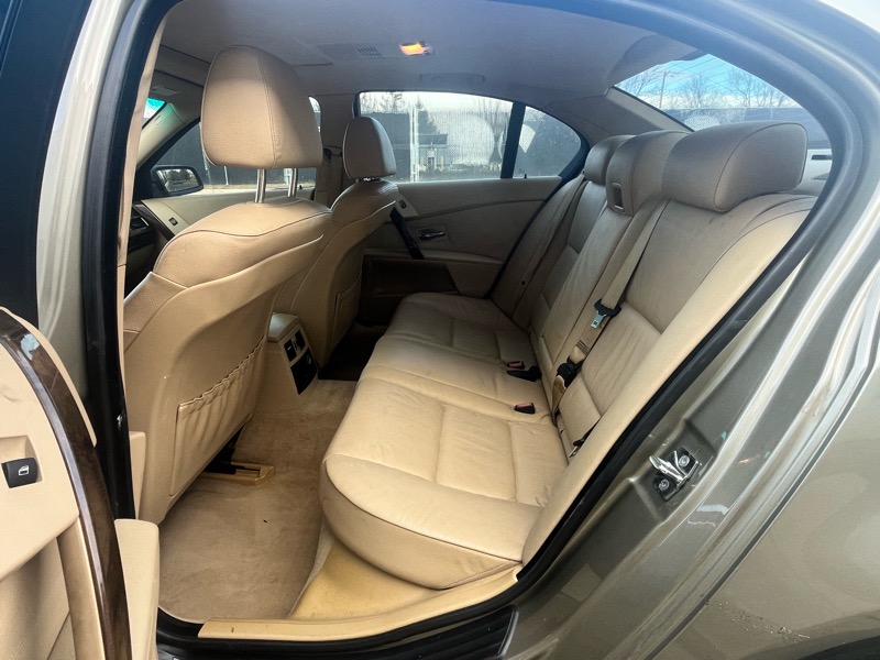 BMW 5-Series 525xi 2007