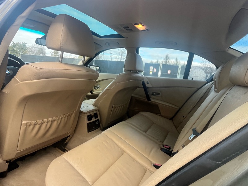 BMW 5-Series 525xi 2007