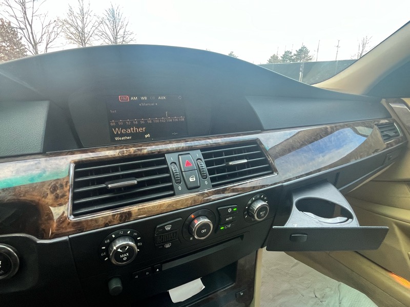 BMW 5-Series 525xi 2007