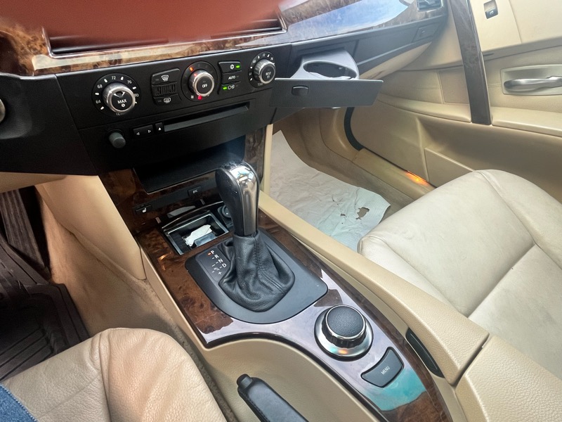 BMW 5-Series 525xi 2007