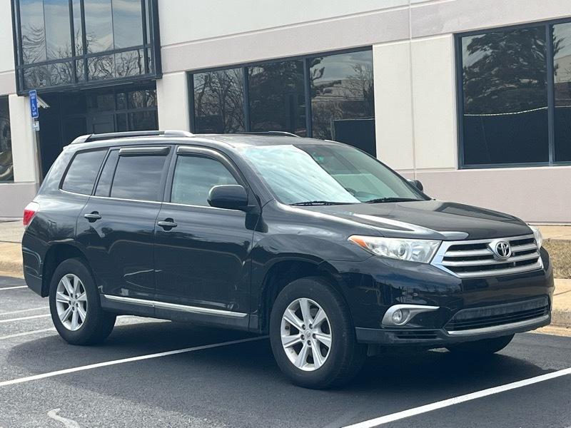 Toyota Highlander Base 4WD 2013