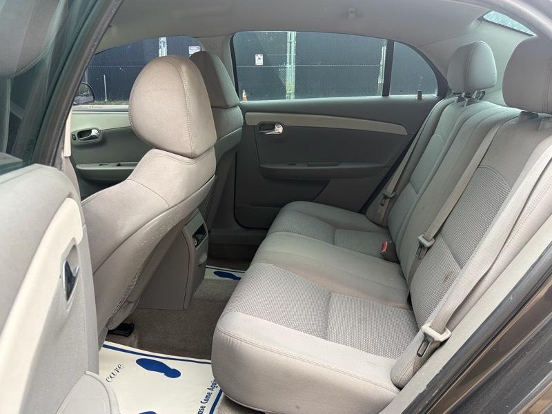 Chevrolet Malibu LS 2010