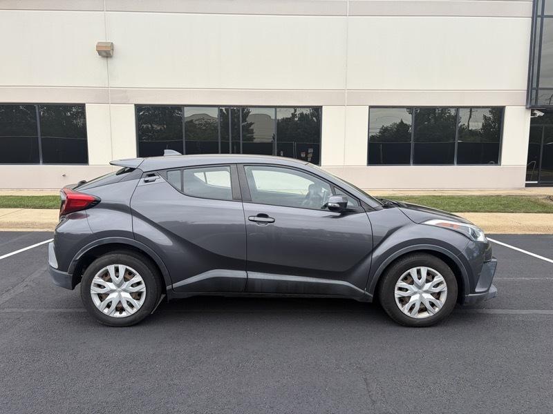Toyota C-HR LE 2019
