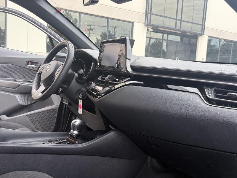 Toyota C-HR LE 2019