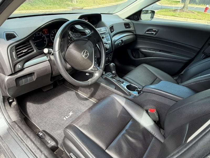 Acura ILX 5-Spd AT w/ Premium Package 2013