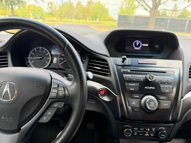 Acura ILX 5-Spd AT w/ Premium Package 2013