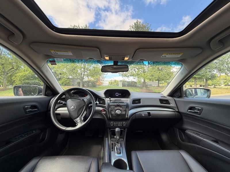 Acura ILX 5-Spd AT w/ Premium Package 2013