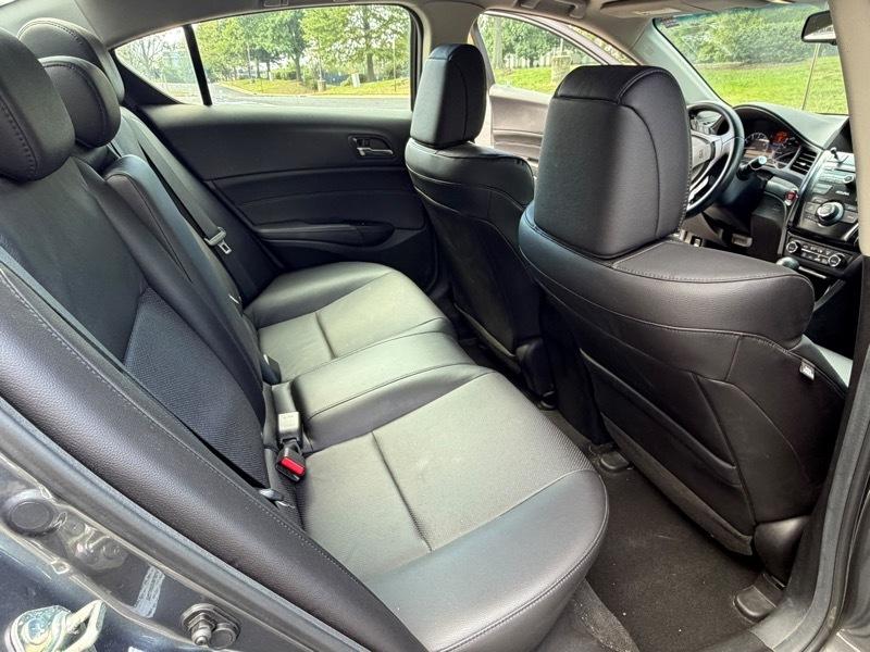 Acura ILX 5-Spd AT w/ Premium Package 2013