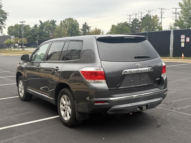 Toyota Highlander Base 4WD 2012