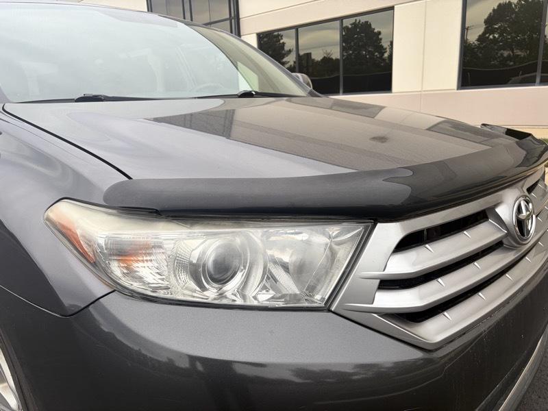 Toyota Highlander Base 4WD 2012