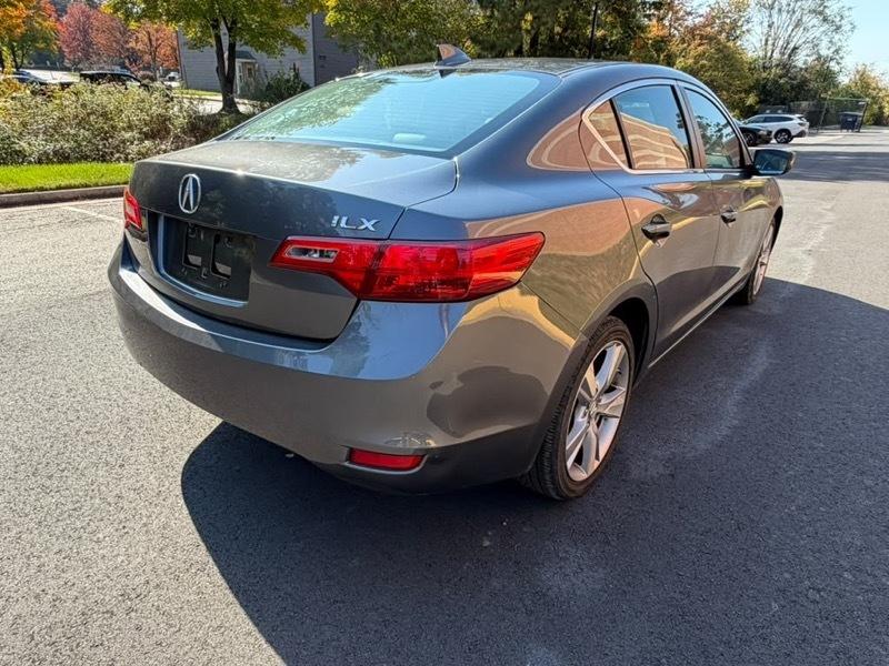 Acura ILX 5-Spd AT w/ Premium Package 2013
