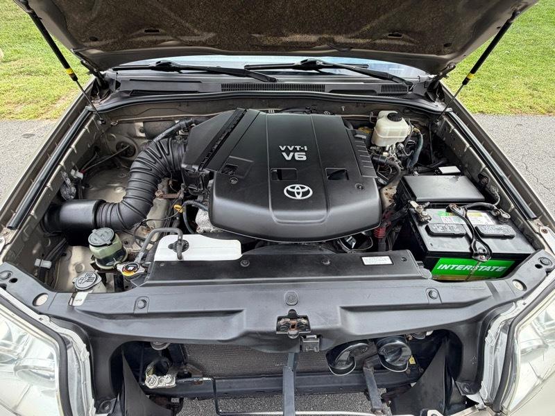 Toyota 4Runner Sport Edition 4WD V6 2009