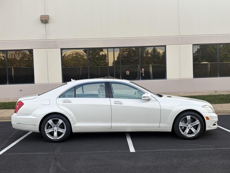 Mercedes-Benz S-Class S550 4-MATIC 2011