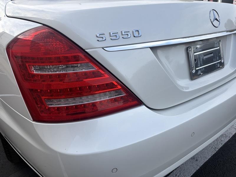 Mercedes-Benz S-Class S550 4-MATIC 2011