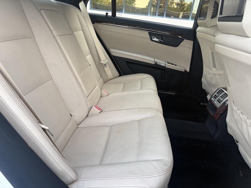 Mercedes-Benz S-Class S550 4-MATIC 2011