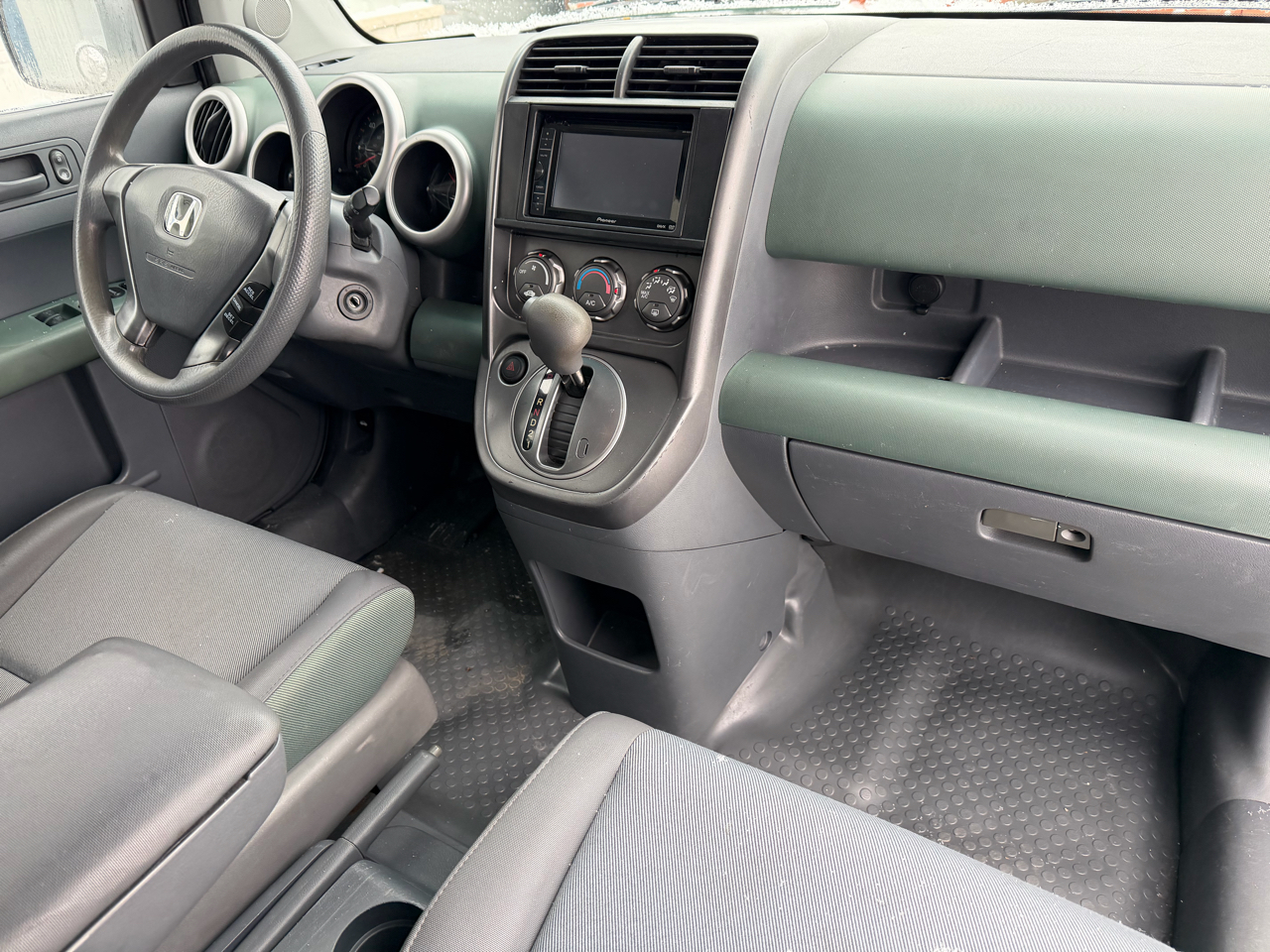 Honda Element 4WD LX AT 2005