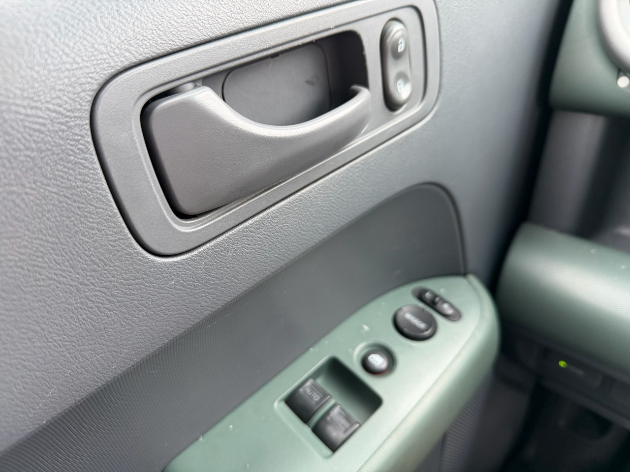 Honda Element 4WD LX AT 2005