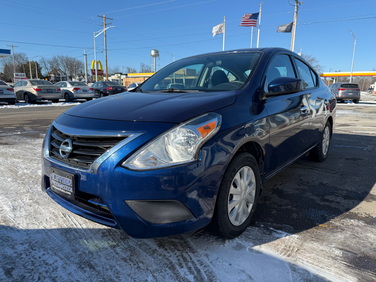 Nissan Versa Sedan SV CVT 2019