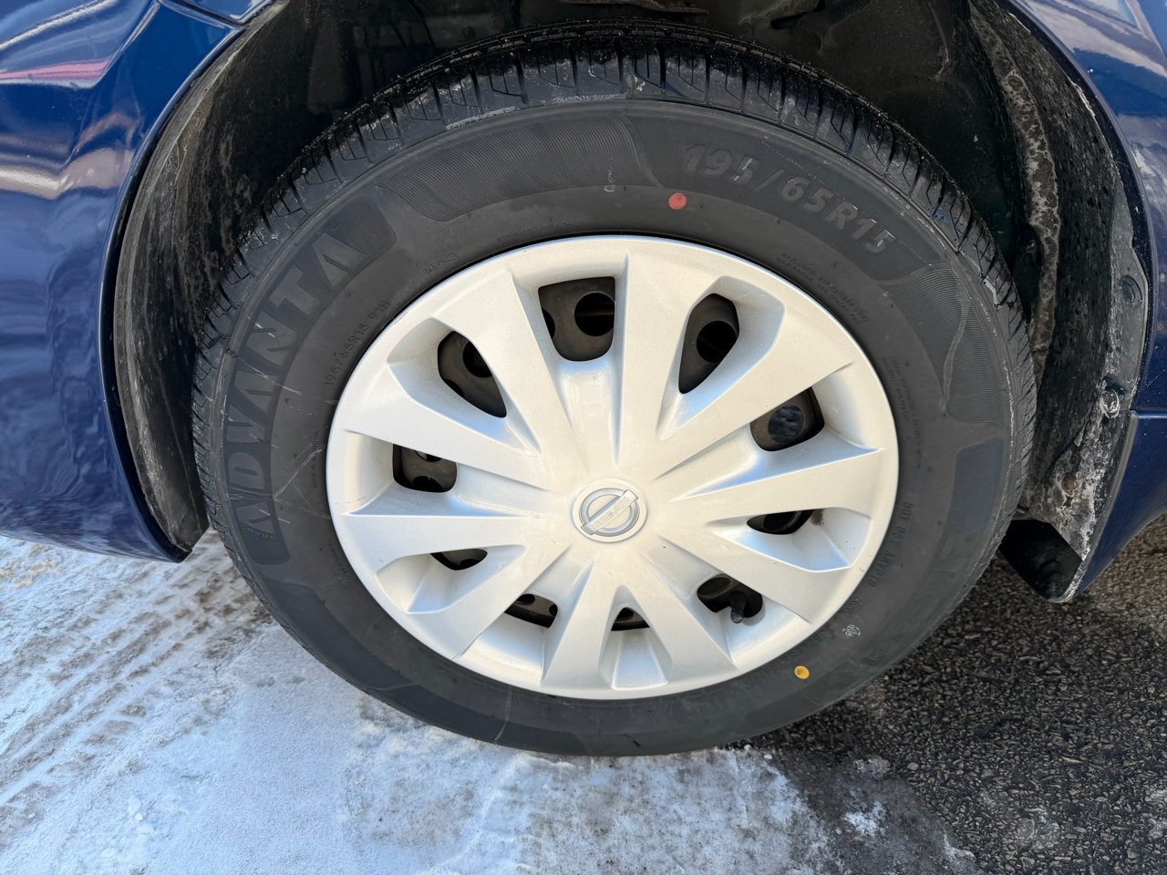 Nissan Versa Sedan SV CVT 2019