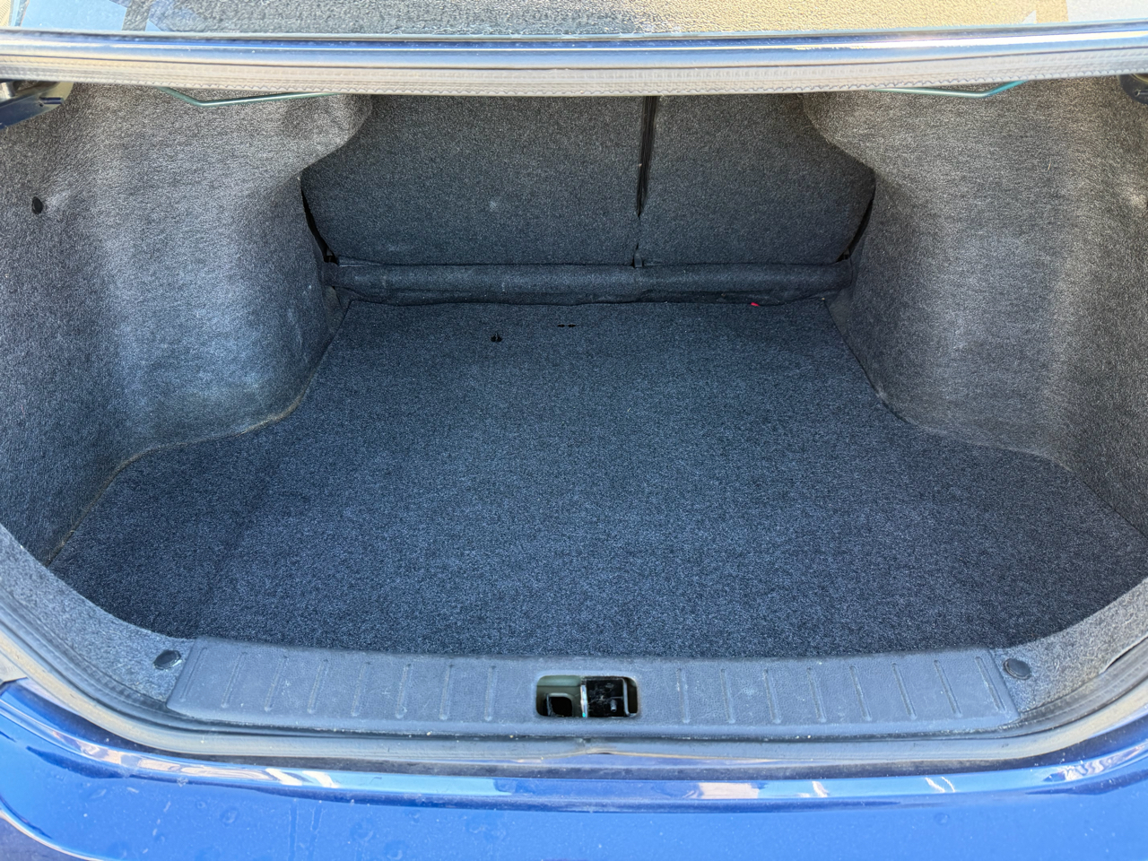 Nissan Versa Sedan SV CVT 2019