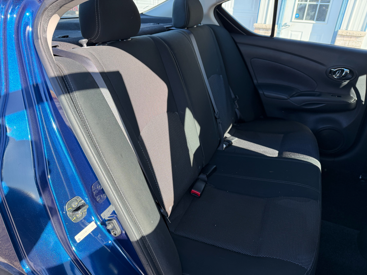 Nissan Versa Sedan SV CVT 2019