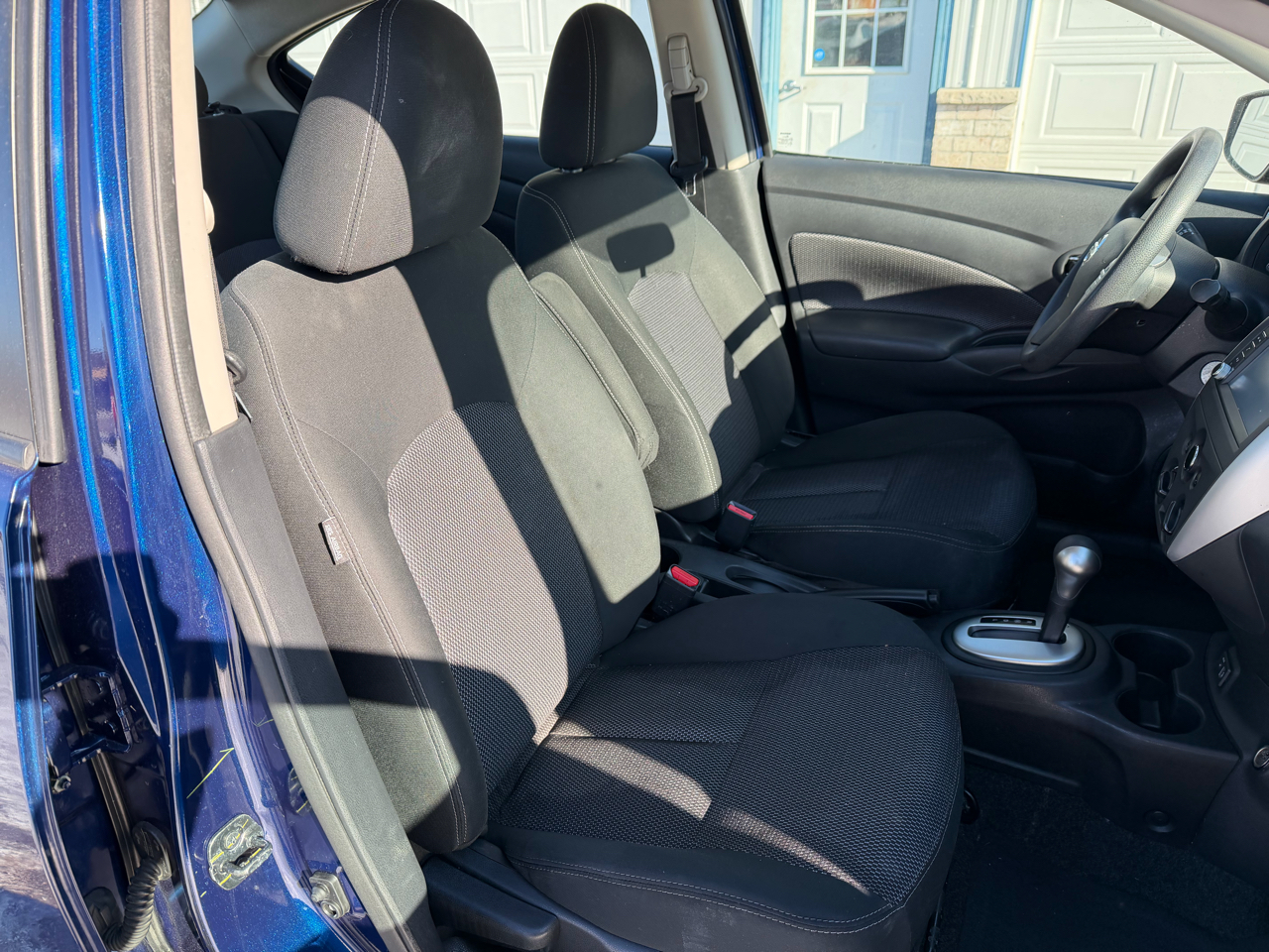 Nissan Versa Sedan SV CVT 2019