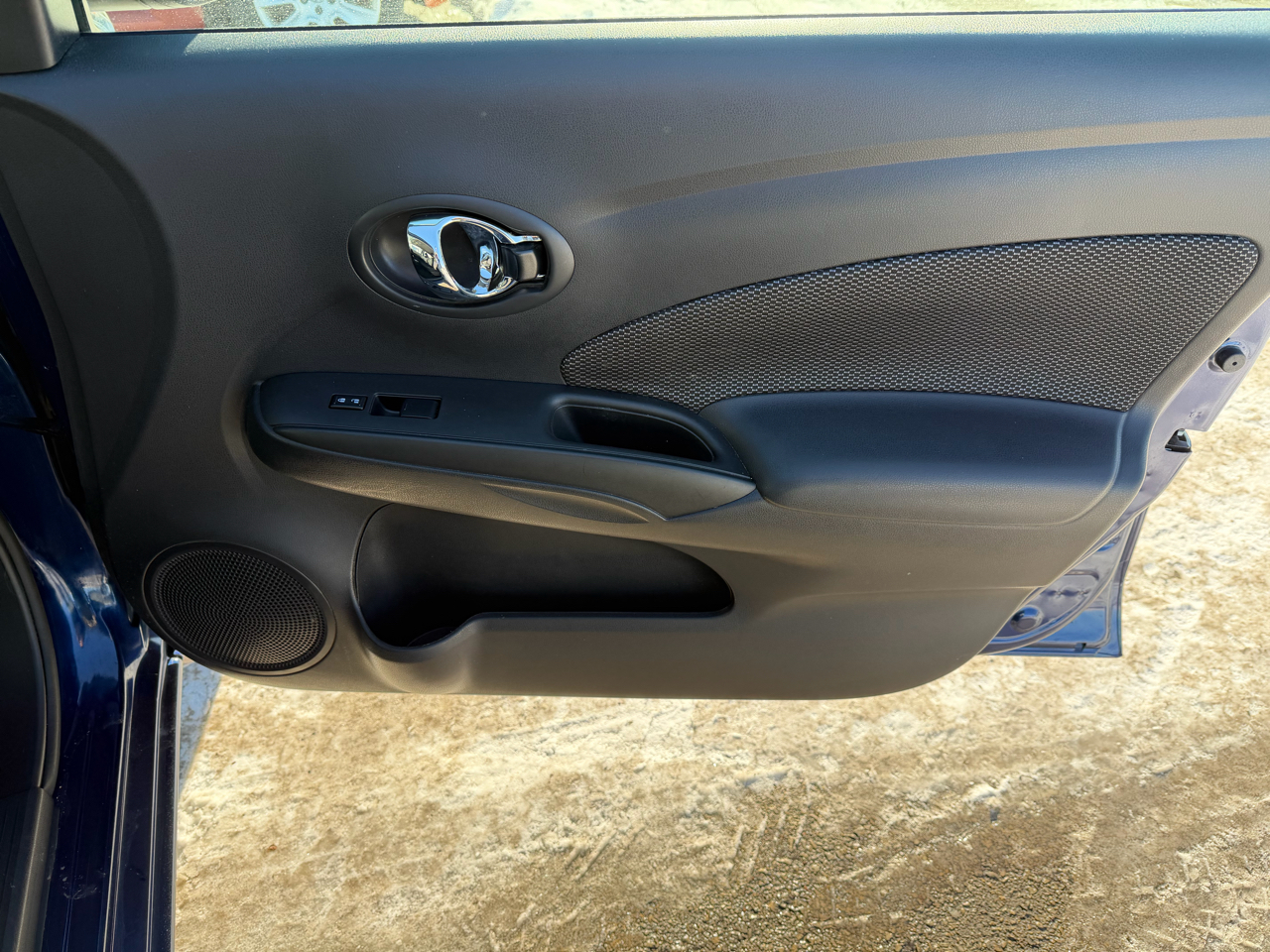 Nissan Versa Sedan SV CVT 2019