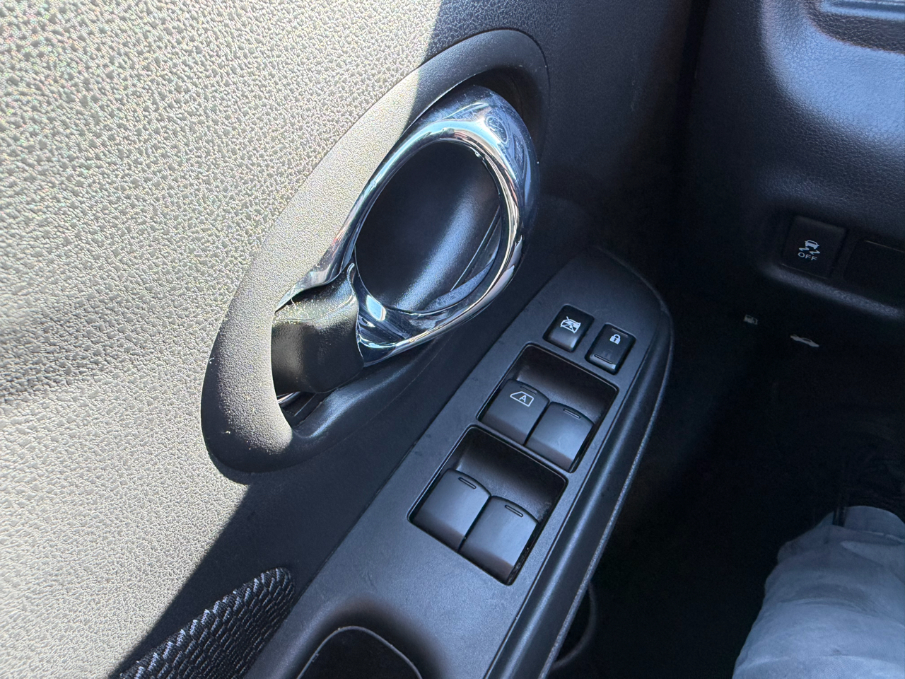 Nissan Versa Sedan SV CVT 2019